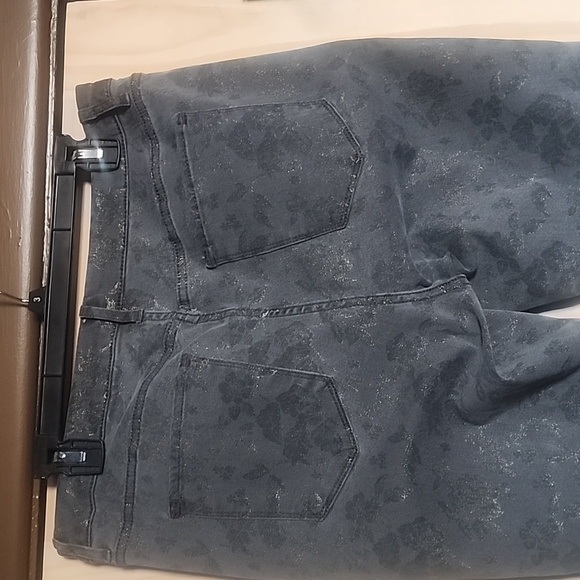 Jeans - Picture 3 of 5